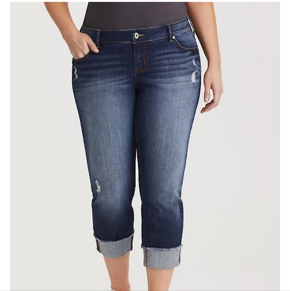 Torrid 26 crop cuff hem capri